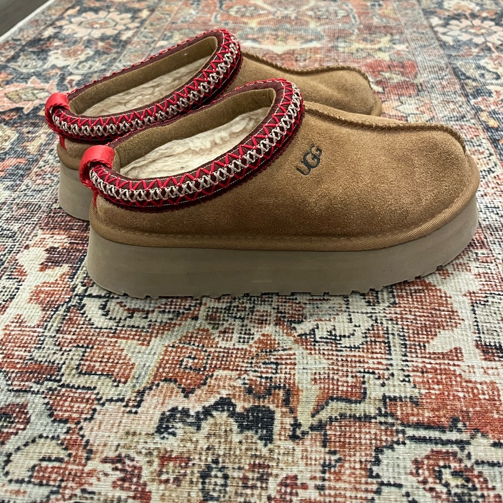 Ugg Tazz Slipper women’s size 6